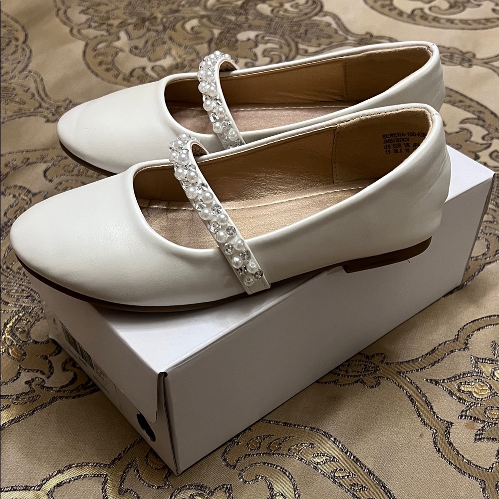 Elegant Ivory Pearl-Embellished Children’s Shoes